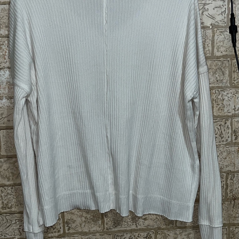 Wild Fable White Ribbed V-Neck Sweatshirt - Picture 8 of 11